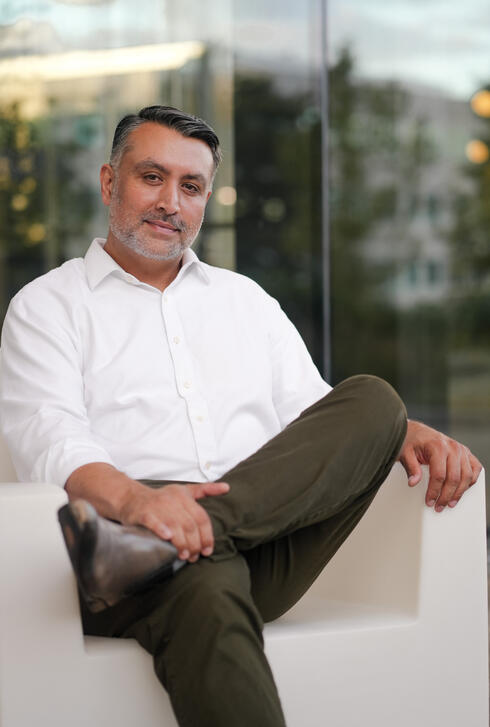 women on dating apps